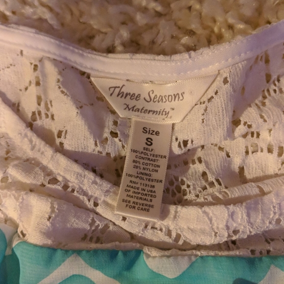 High low maternity dress with lace detail 2 - Picture 4 of 4